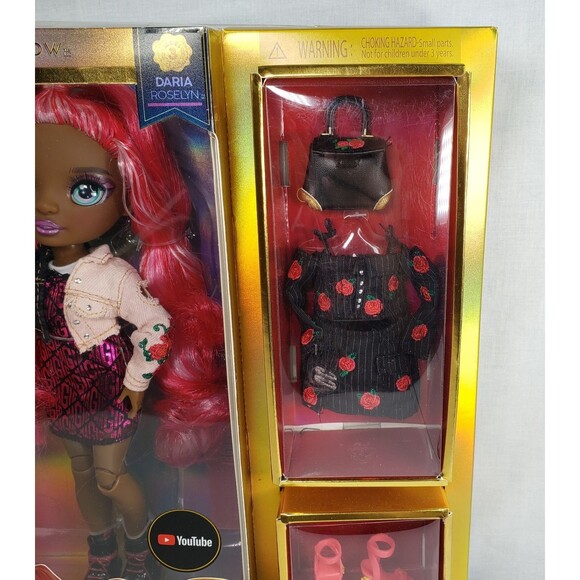 MGA Entertainment Rainbow High Series 3 Daria Roselyn Pink Hair Fashion Doll - Picture 5 of 16